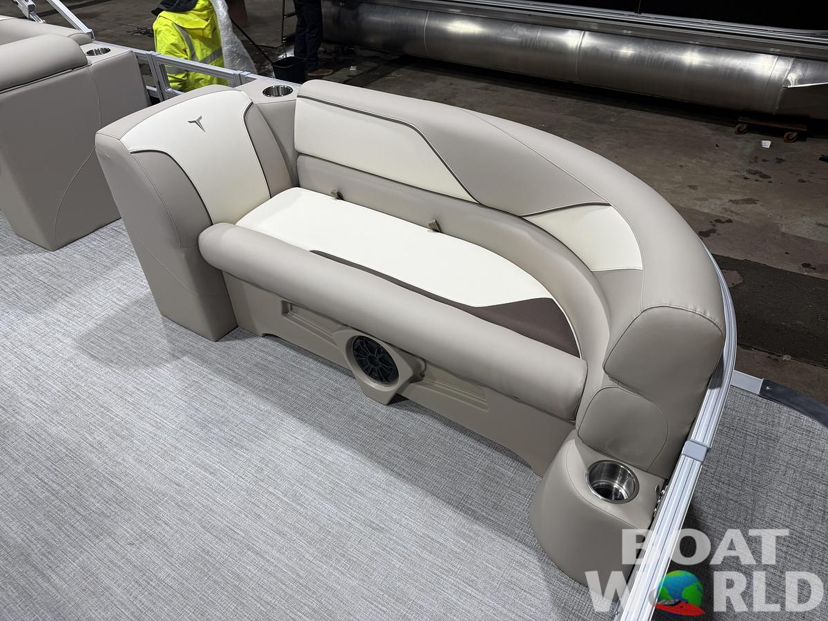 2026 Tahoe Sport VRB 2385 Swingback & 4-Stroke $34995