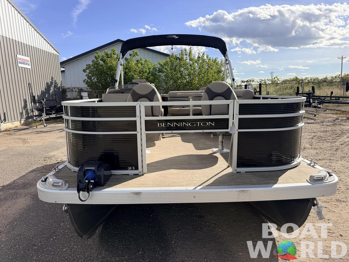 Used 2023 Bennington S20 F & 70HP Suzuki 4Stroke -$27,995