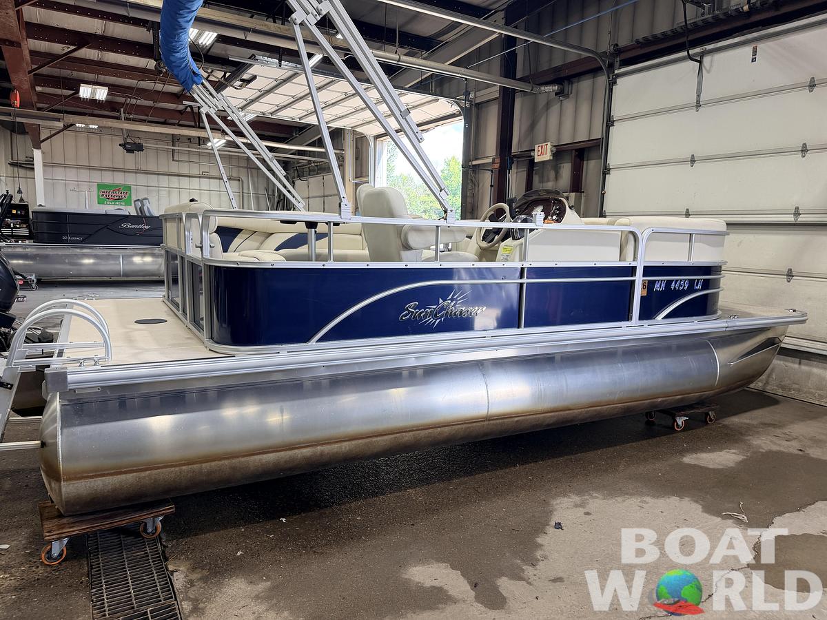 Used 2015 SunChaser 8520 Classic Cruise & 30HP Mercury 4Stroke EFI -$14,995