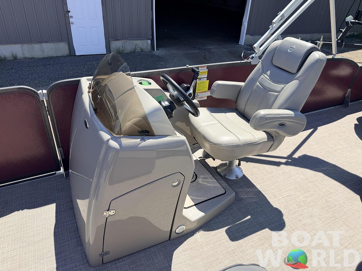 Used 2016 Premier 220 Explorer