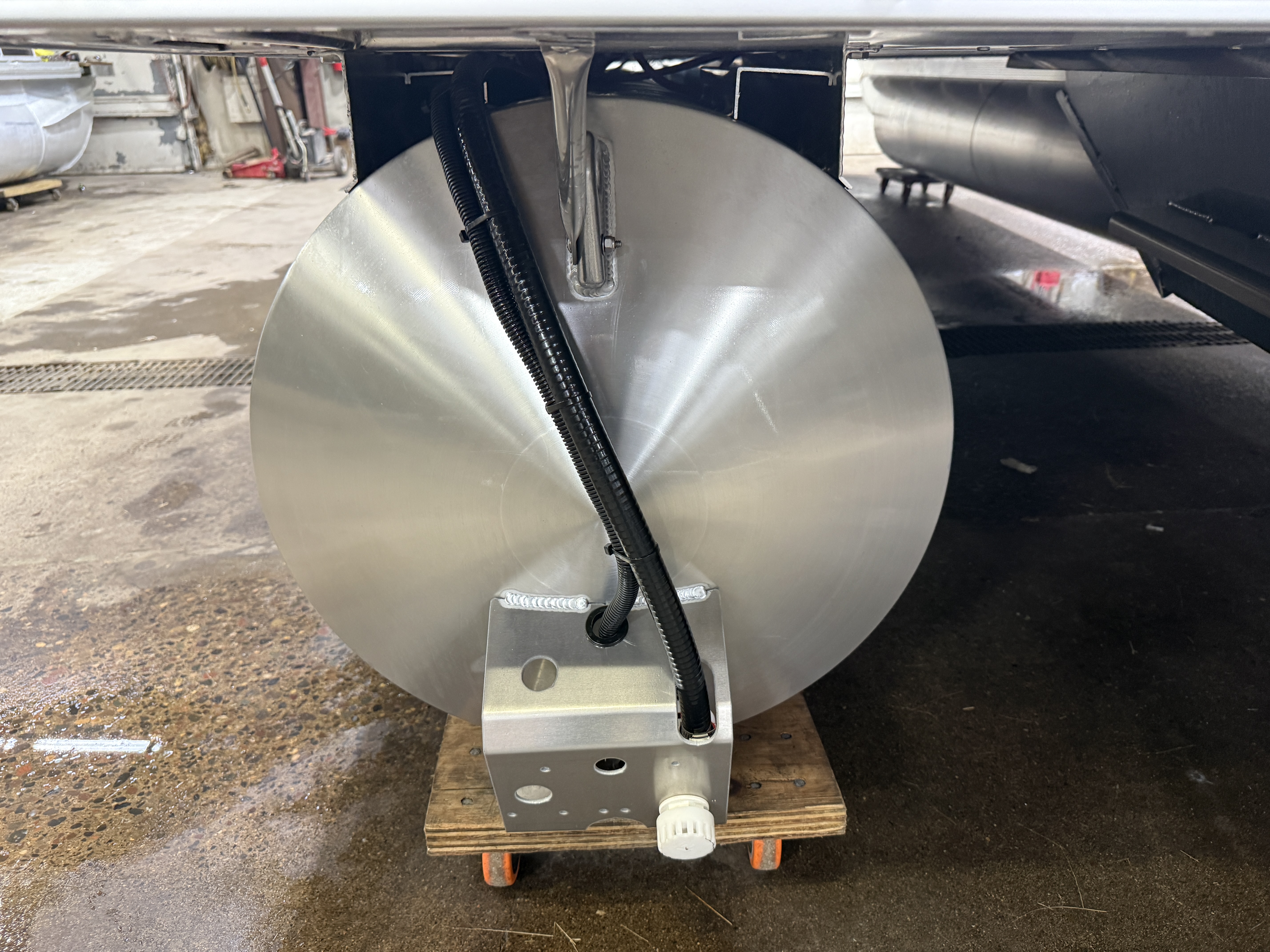 2026 Tahoe Pontoons GEOfish 2385 Rear Fish 