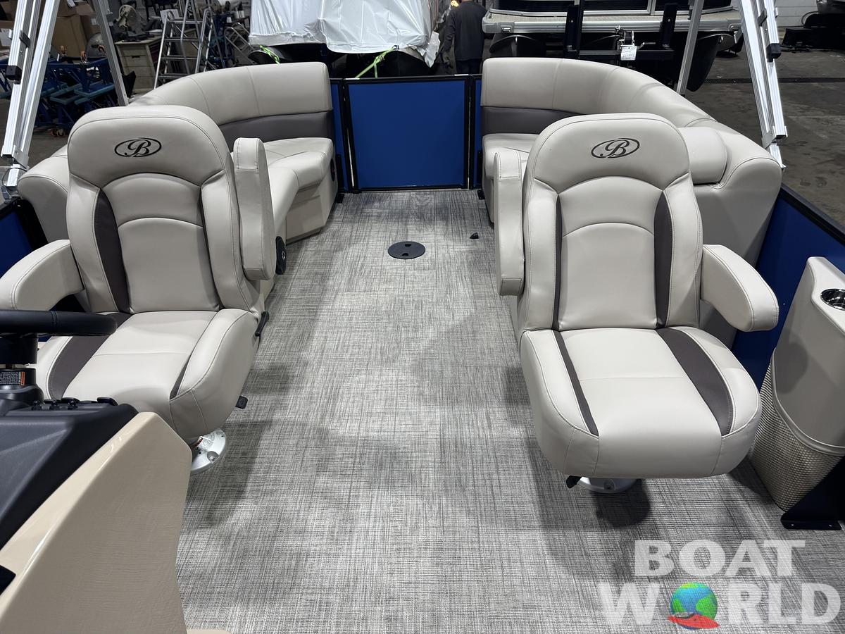 2026 Bentley Pontoons Legacy 220 Navigator Quad Lounge