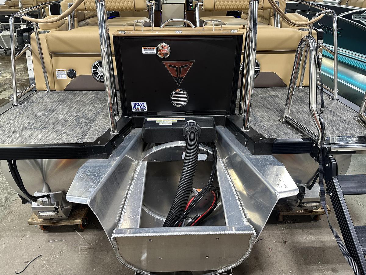 2025 Tahoe Pontoons Grand Tahoe 2585 Quad Lounge Windshield Tritoon & Mercury 400HP V10