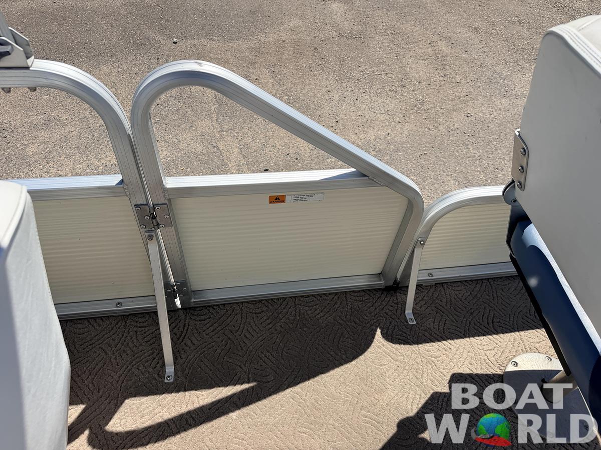 Used 2001 Lowe SunCruiser Trinidad 204 & 50HP Mercury 4Stroke -$11,995