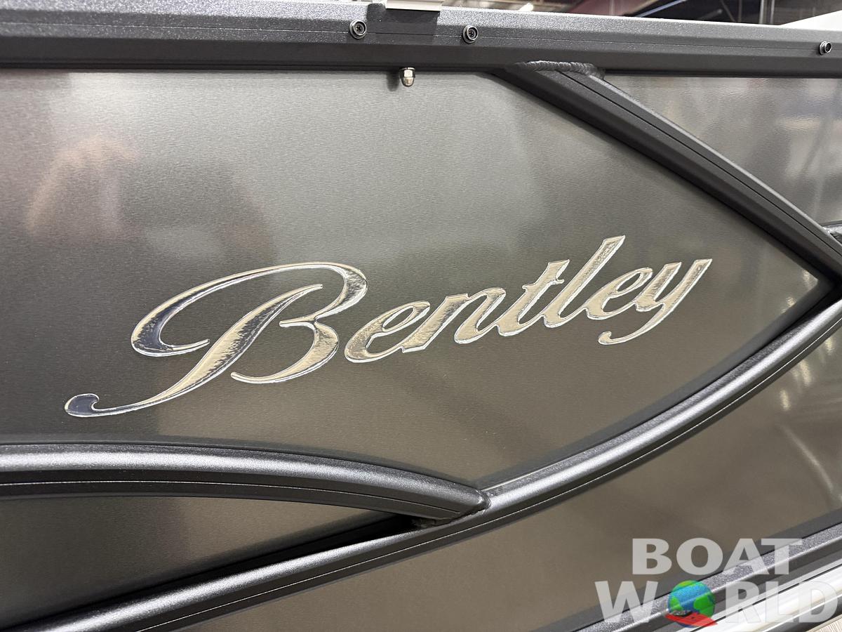 2026 Bentley Pontoons Legacy 223 Swingback Tritoon 