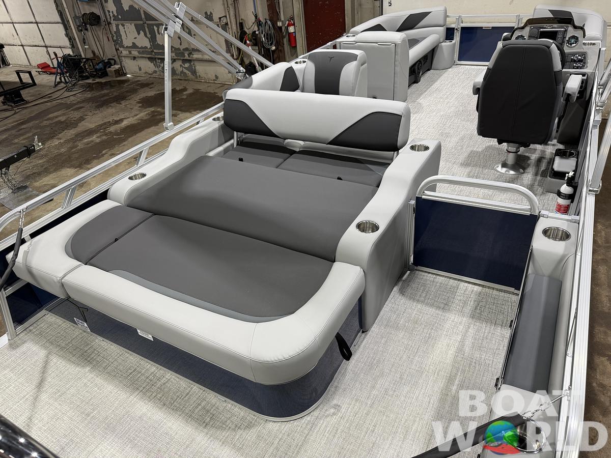 2026 Tahoe Sport VRB 2385 Swingback & 4-Stroke $34995