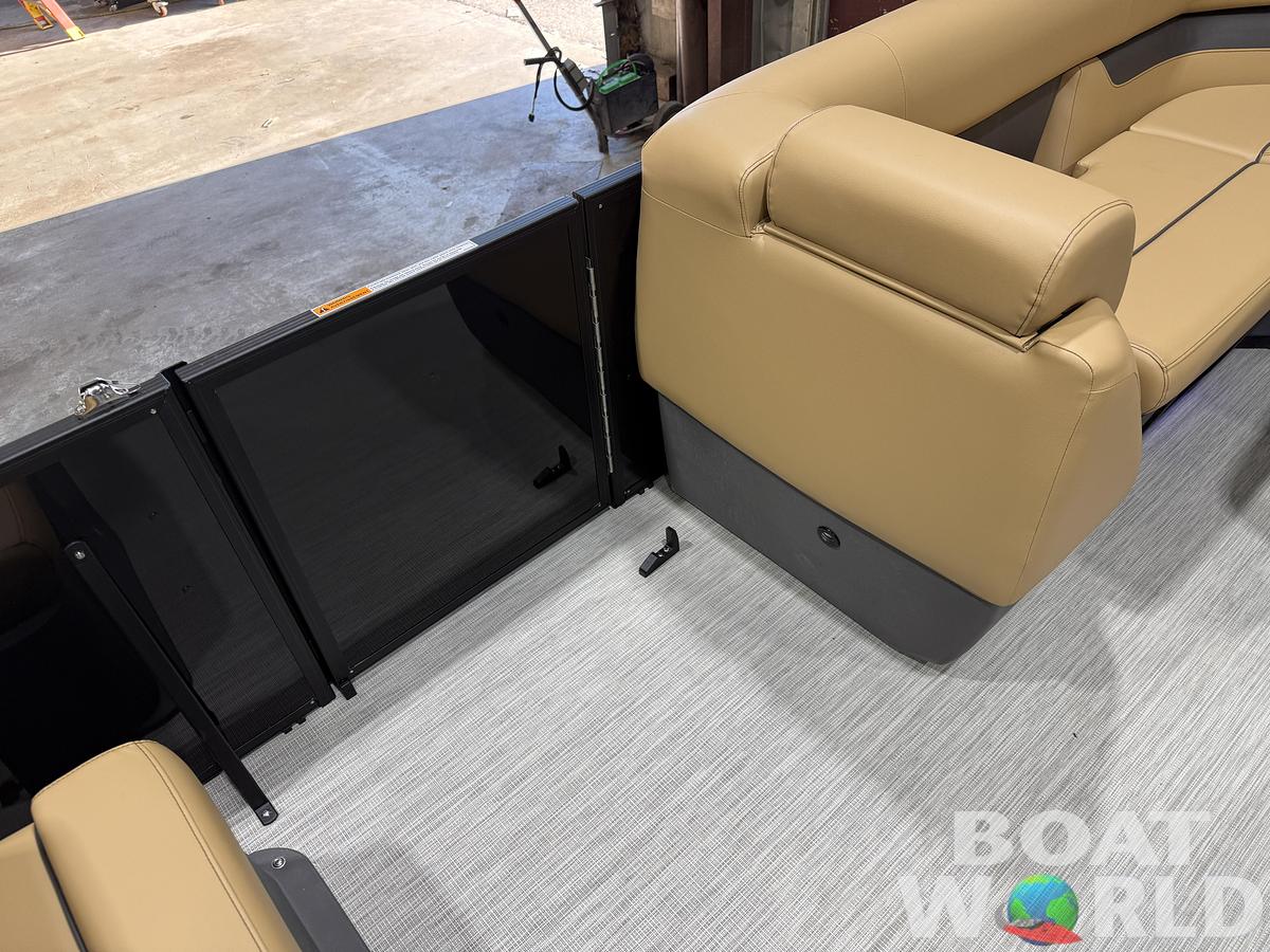 2027 Princecraft Vectra 23 RL Dinette Swingback $36,995