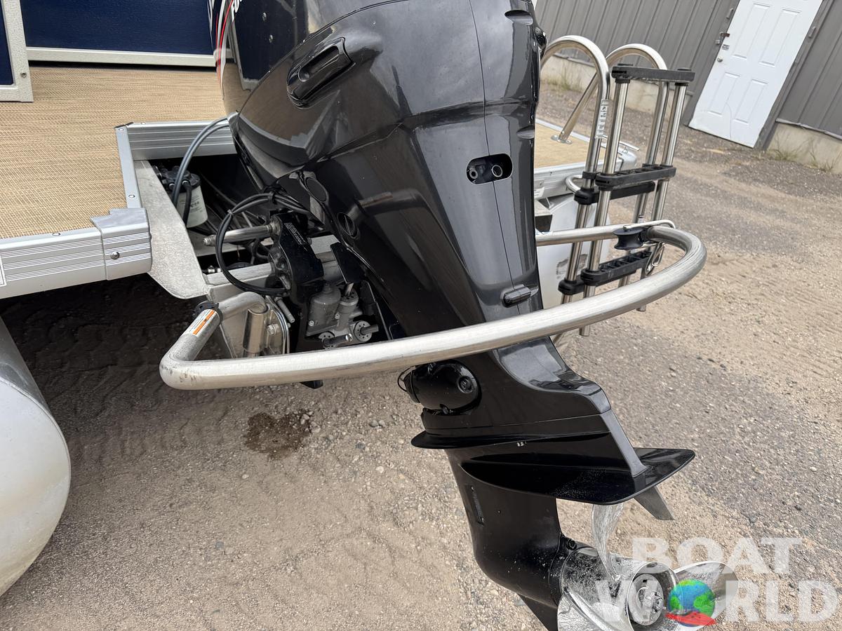 Used 2013 Premier 250 Intrigue Pontoon with 140HP Suzuki Fourstroke EFI