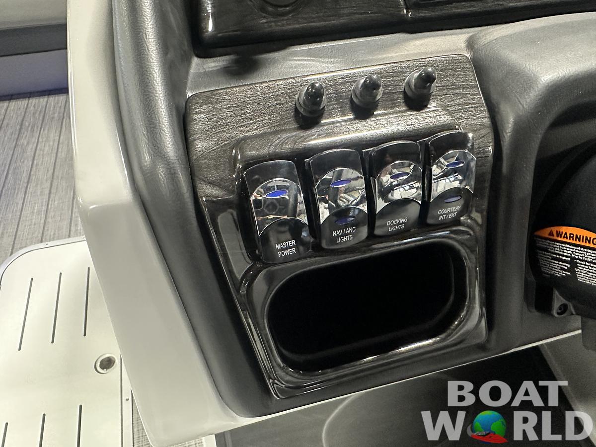 2025 Bentley Pontoons Elite 223 Admiral Quad Lounge Tritoon & Honda 4-Stroke EFI