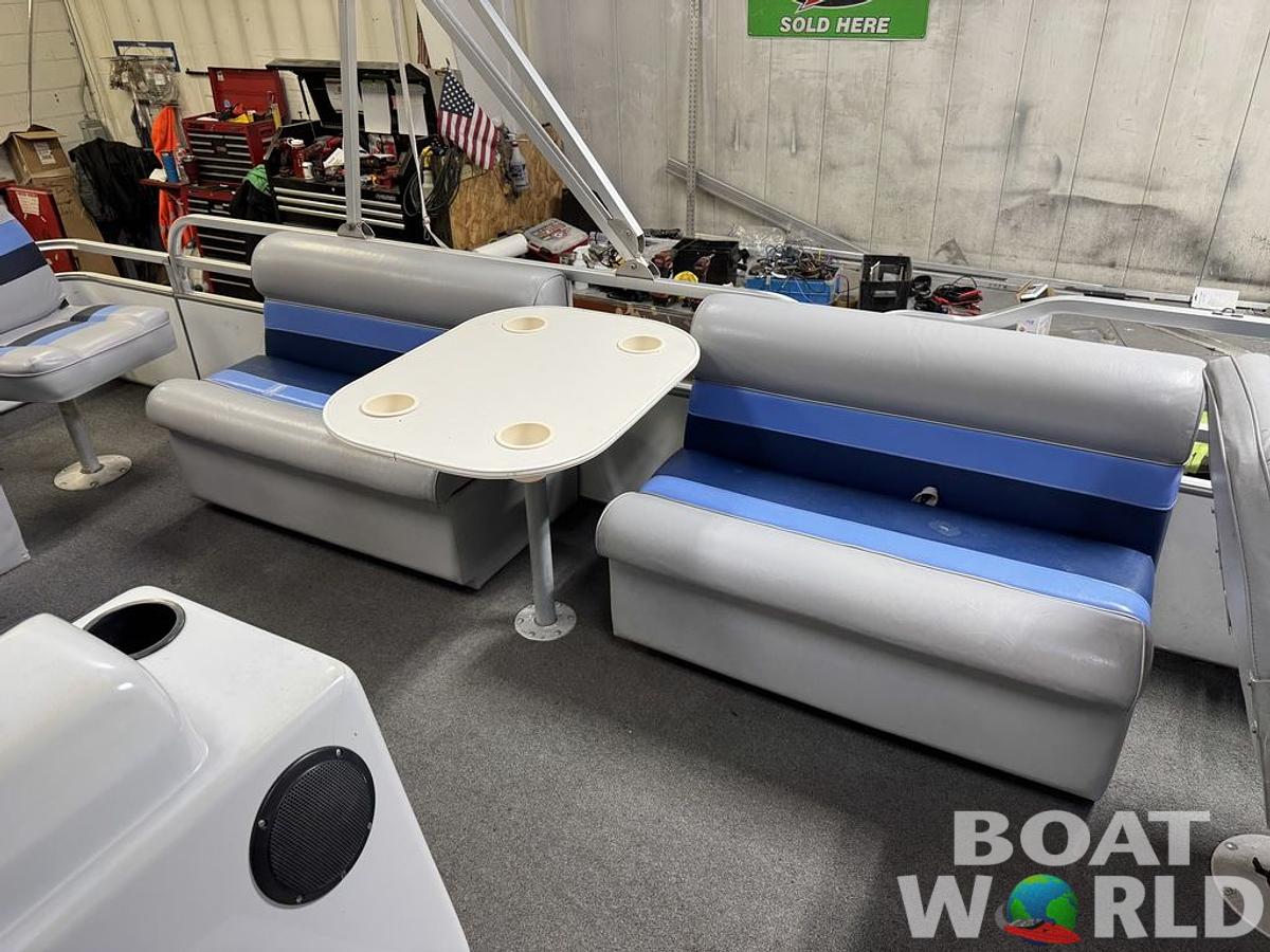 Used 2002 TMC 2200 FM Pontoon