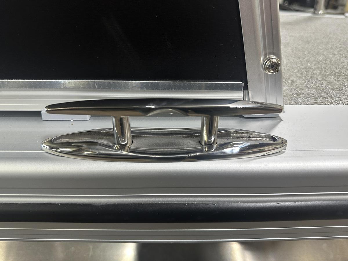 2025 Tahoe Pontoons LTZ 2385 Swingback (VRB) Windshield Tritoon & Honda 4-Stroke EFI