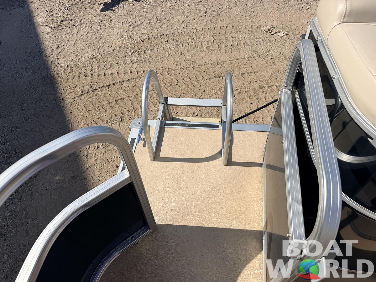 Used 2012 SunChaser 22 Fish 'N Cruise & 50HP Yamaha 4Stroke -$17,995