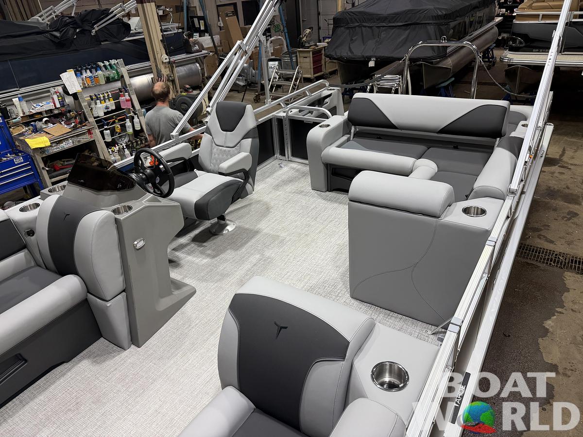 2026 Tahoe Sport VRB 2385 Swingback & 4-Stroke $34995