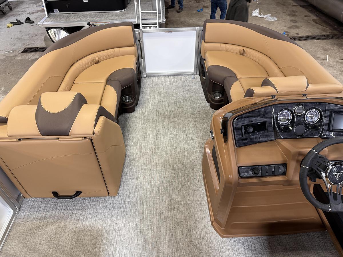 2025 Tahoe Pontoons LTZ 2385 Swingback (VRL) & Honda 4-Stroke EFI