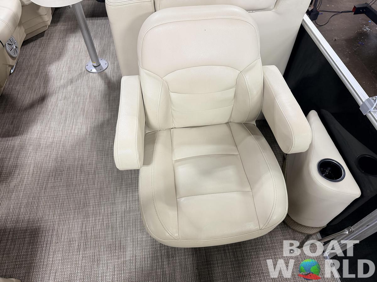 Used 2019 Sylvan MIrage 820 LZ Quad Lounge & 90HP Yamaha -$27,995