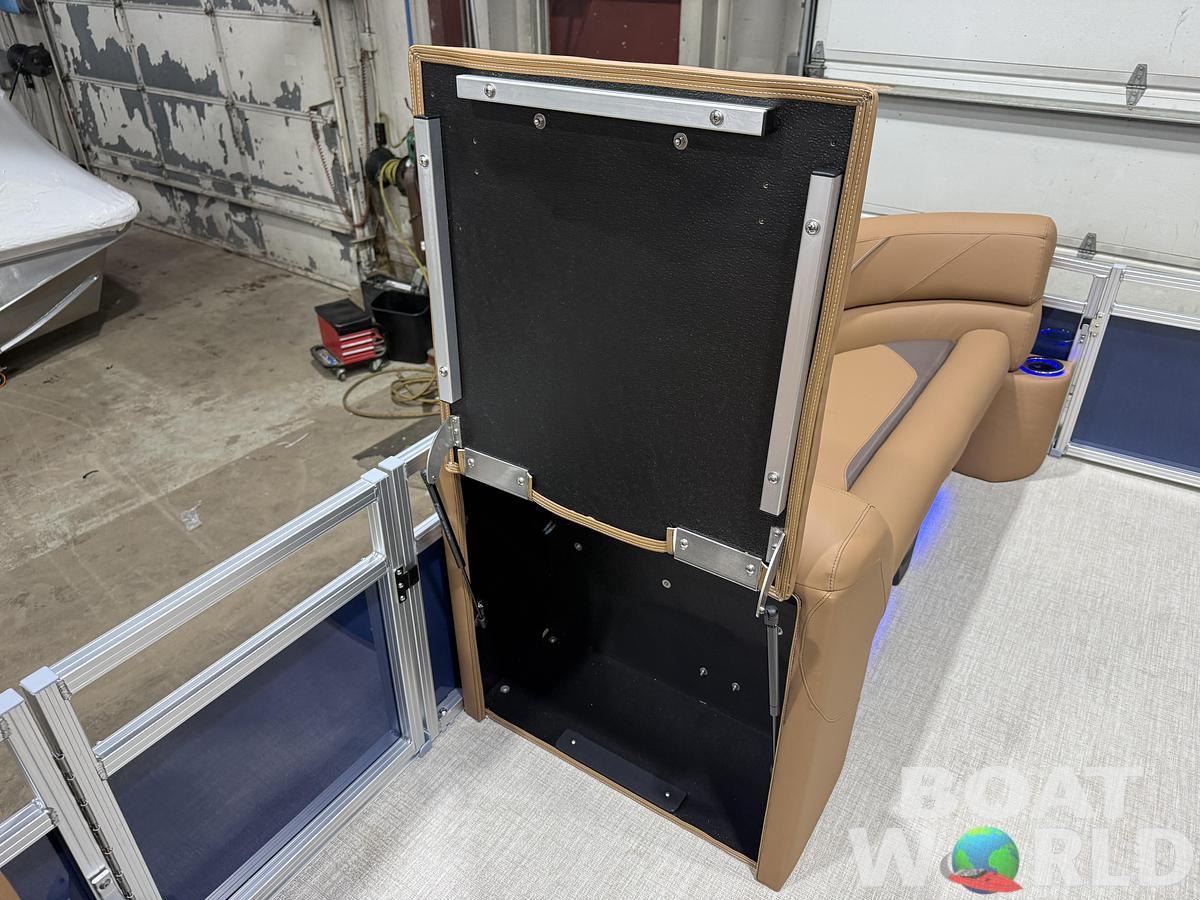 2026 Tahoe Sport 2385 Rear Fish Tritoon $46995