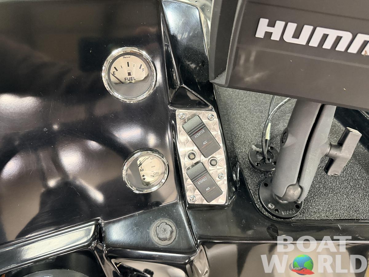 Used 2016 Larson FX 1850 DC Fiberglass Fishing Boat