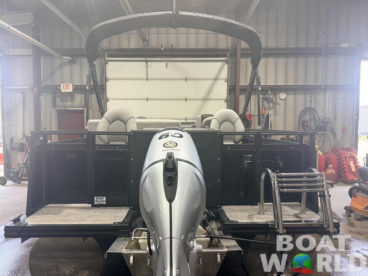 Used 2023 Apex Marine Qwest L818 Fish &60HP Honda 4Stroke -$27.995