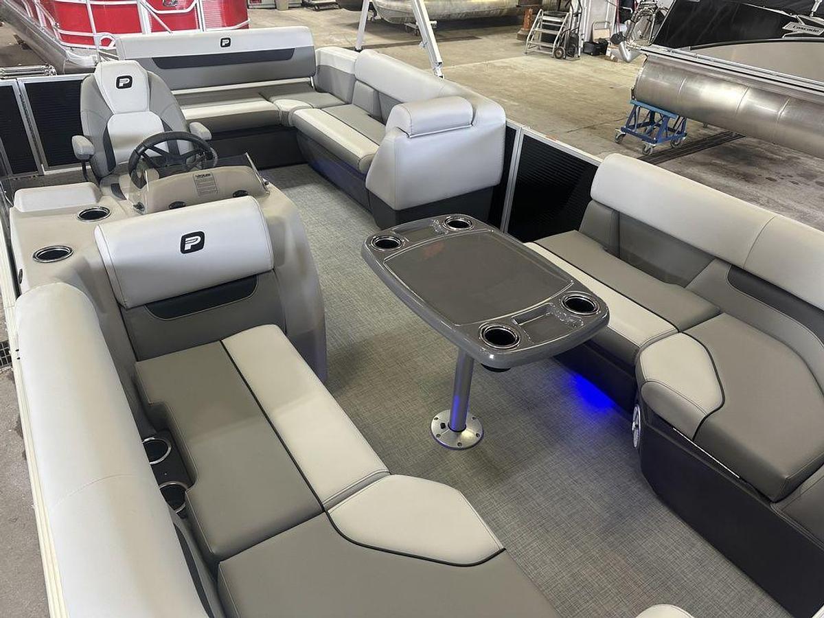 2025 Princecraft Vectra 21 RL Swingback Lounge Pontoon & Mercury 4-Stroke EFI