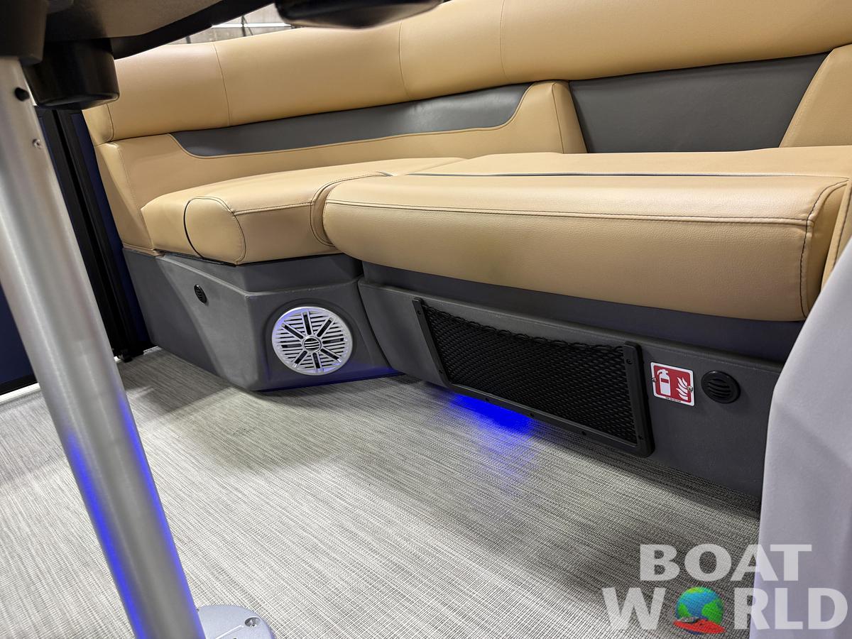 2027 Princecraft Vectra 21 RL Swingback Dinette $35495