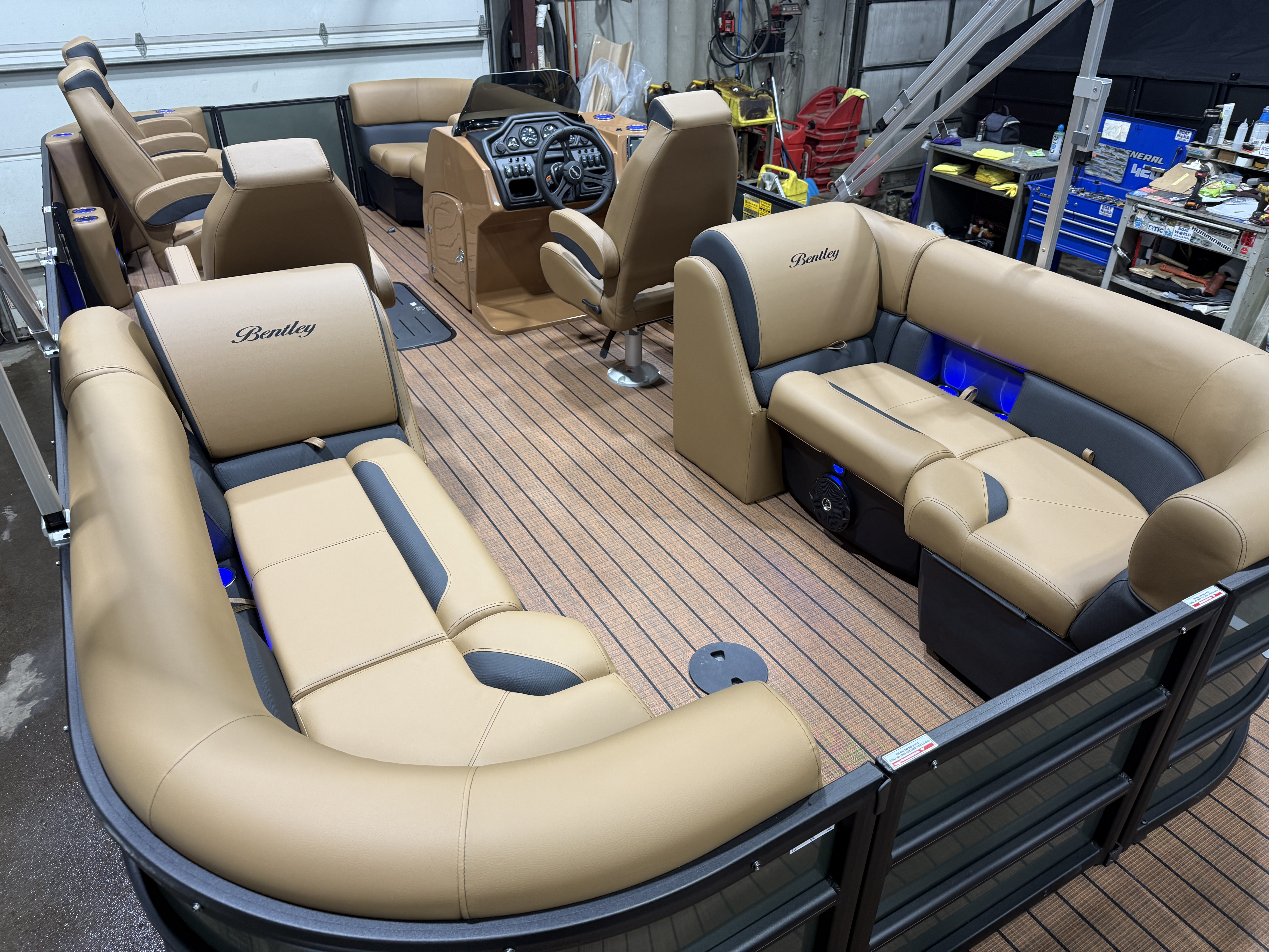 2026 Bentley Legacy 223 Navigator DL Quad Lounge Tritoon $51995
