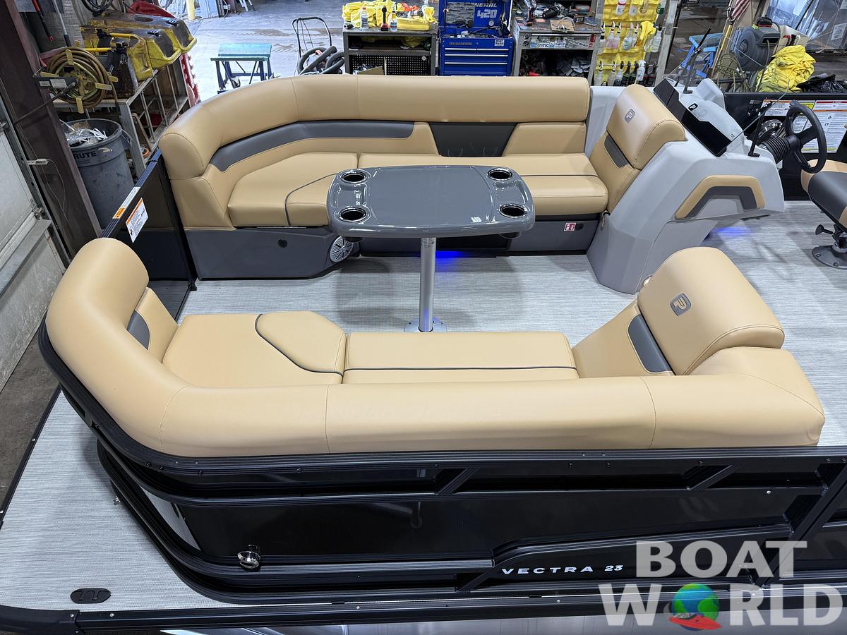 2027 Princecraft Vectra 23 RL SS Swingback Pontoon $36,995