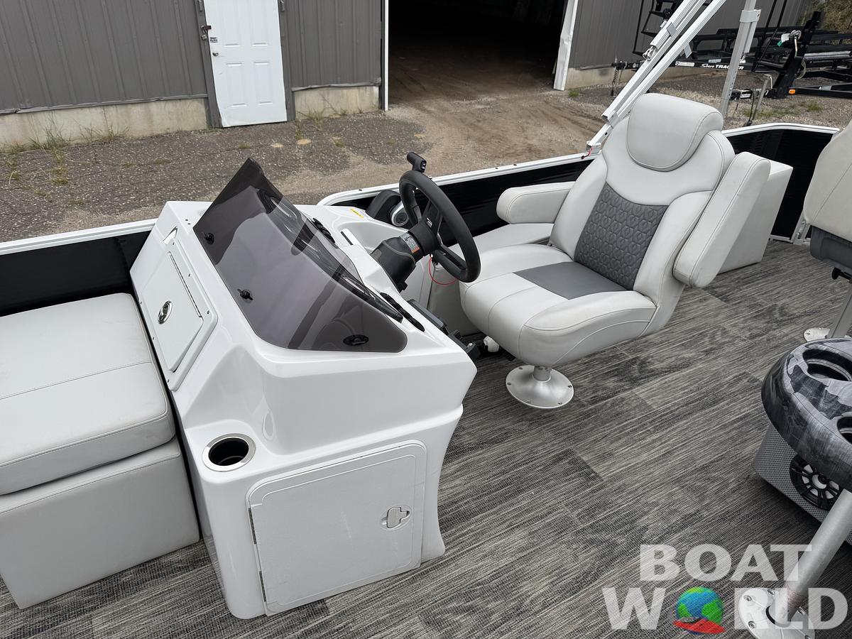 Used 2021 Sweetwater  2086 FX Pontoon