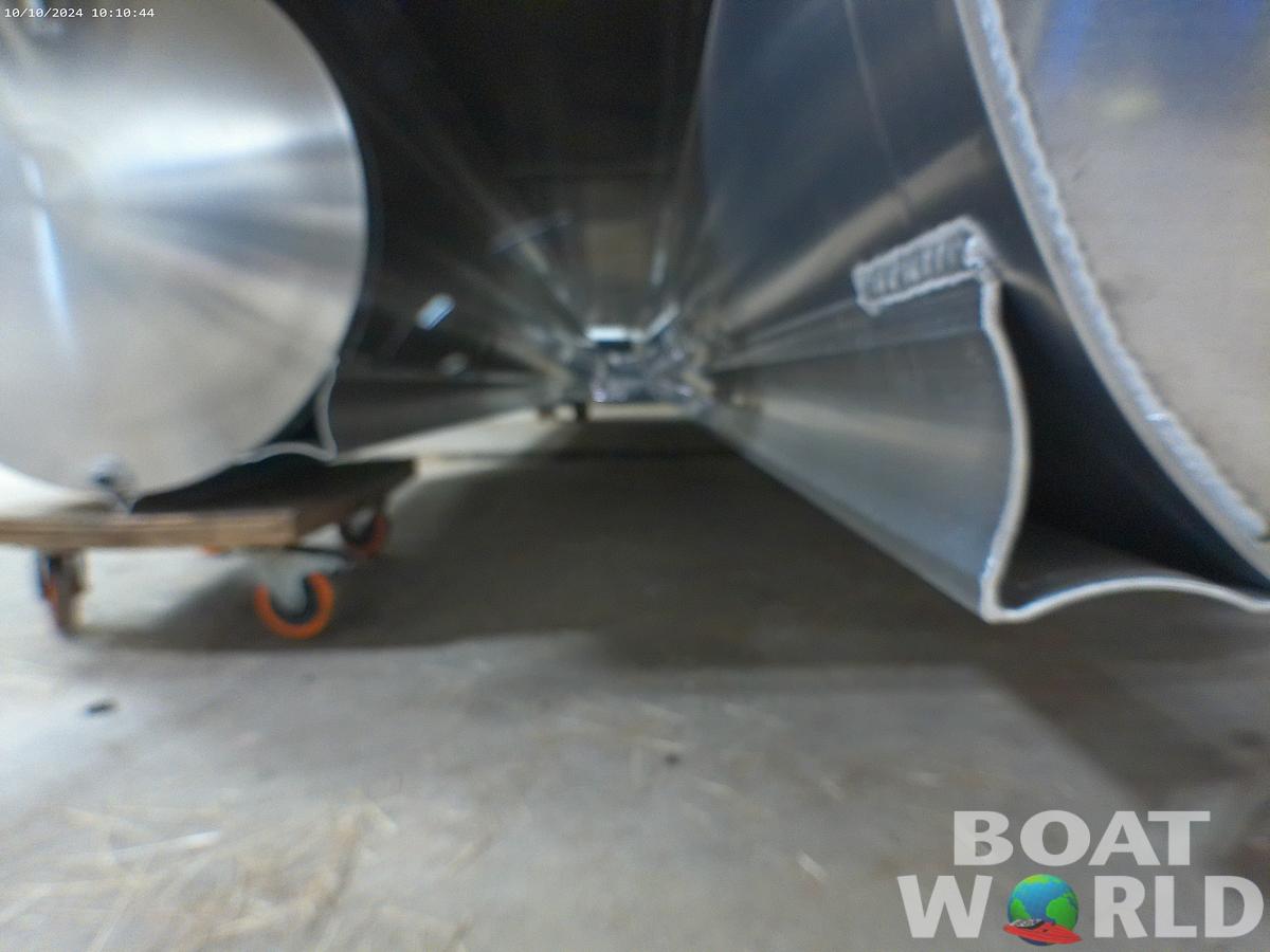 2025 Tahoe Pontoons Cascade 2385 Swingback (VRL) Tritoon & Honda 4-Stroke EFI