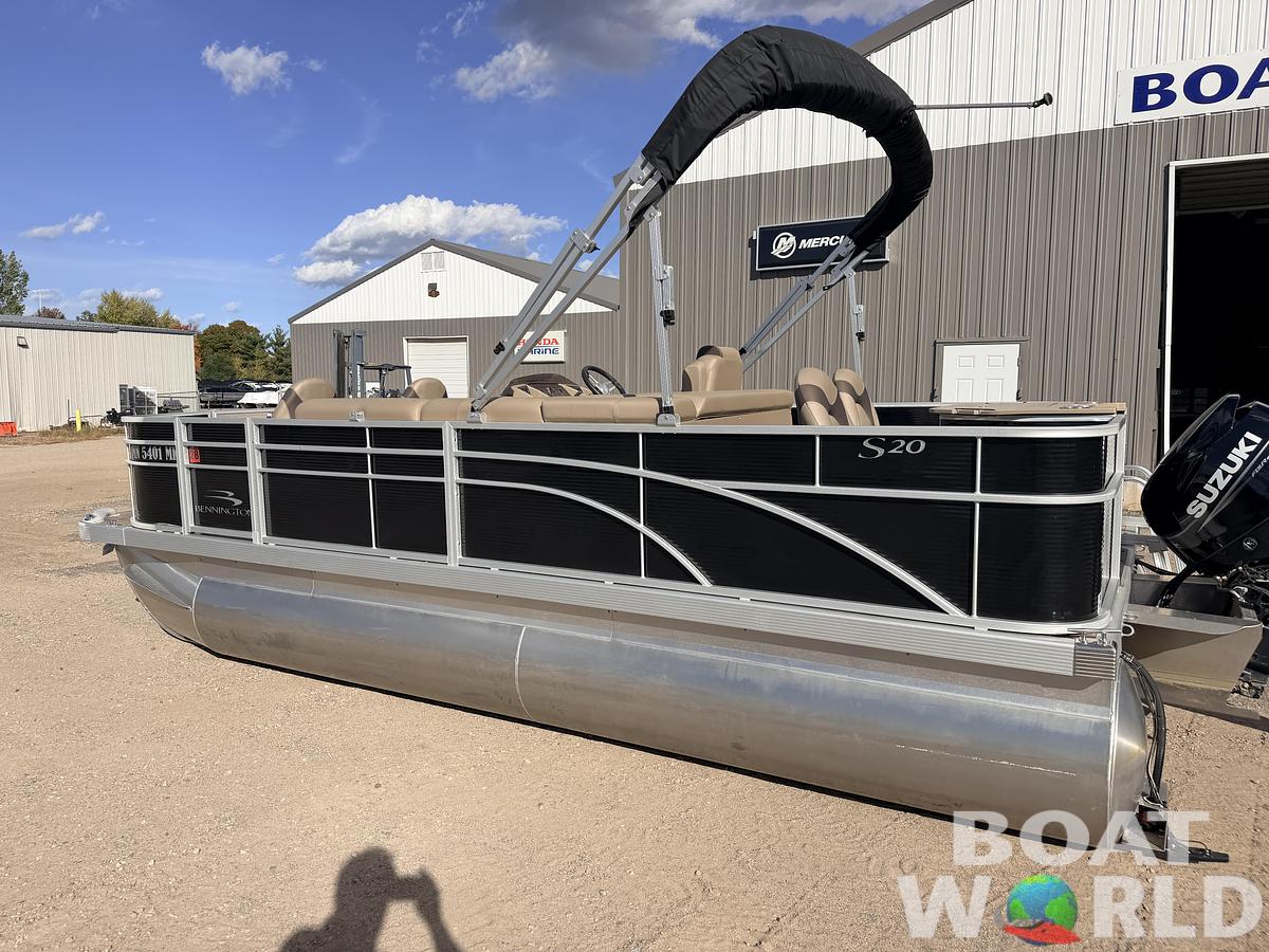 Used 2023 Bennington S20 F & 70HP Suzuki 4Stroke -$27,995