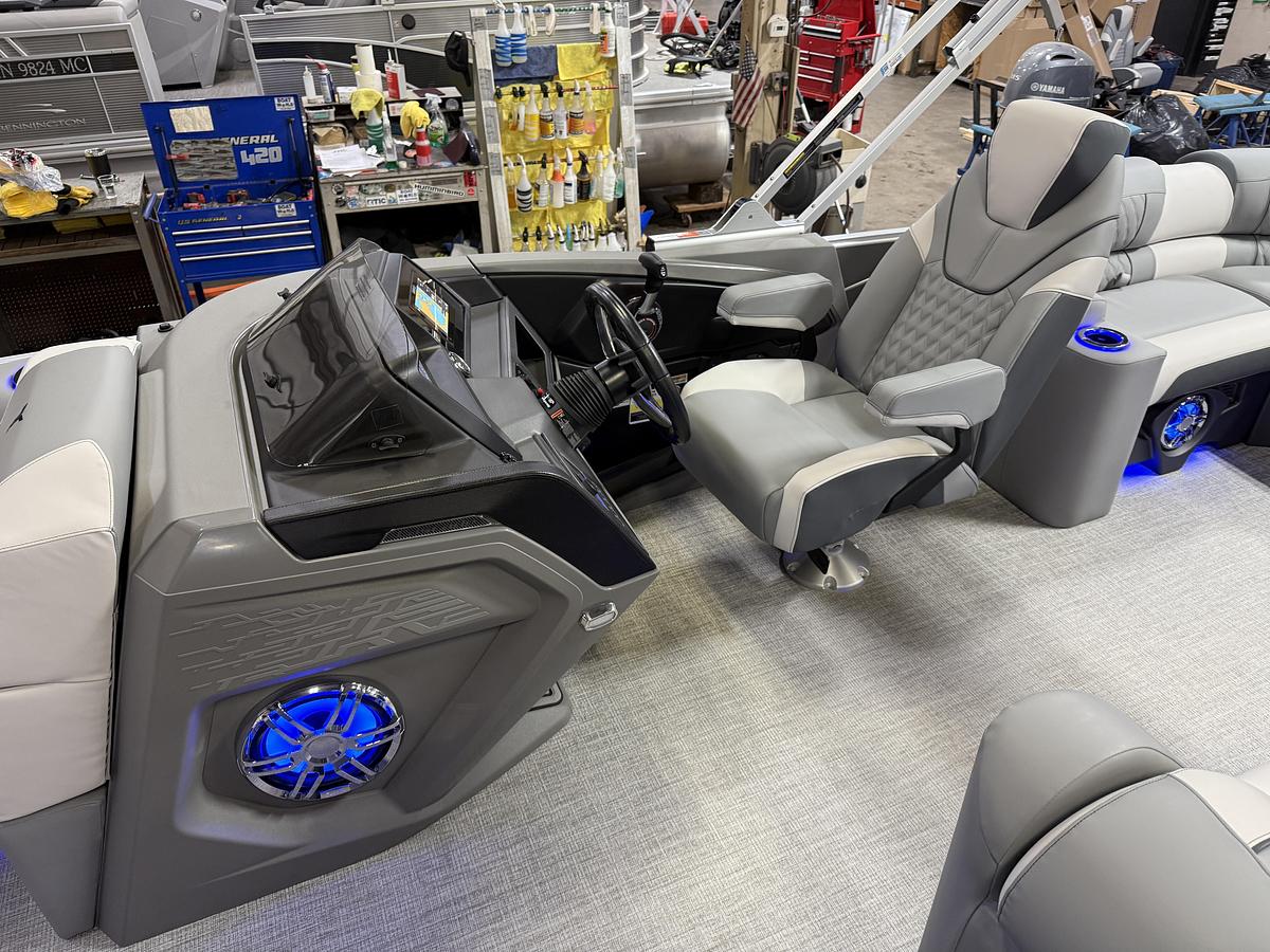 2025 Tahoe Pontoons Cascade 2385 Elite Tritoon & Honda 225HP 4-Stroke EFI