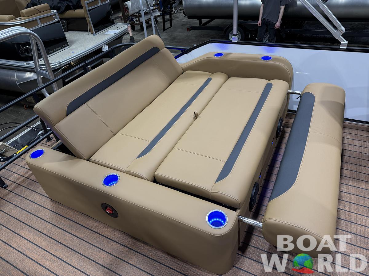 2026 Bentley Pontoons Legacy 223 Swingback Tritoon 