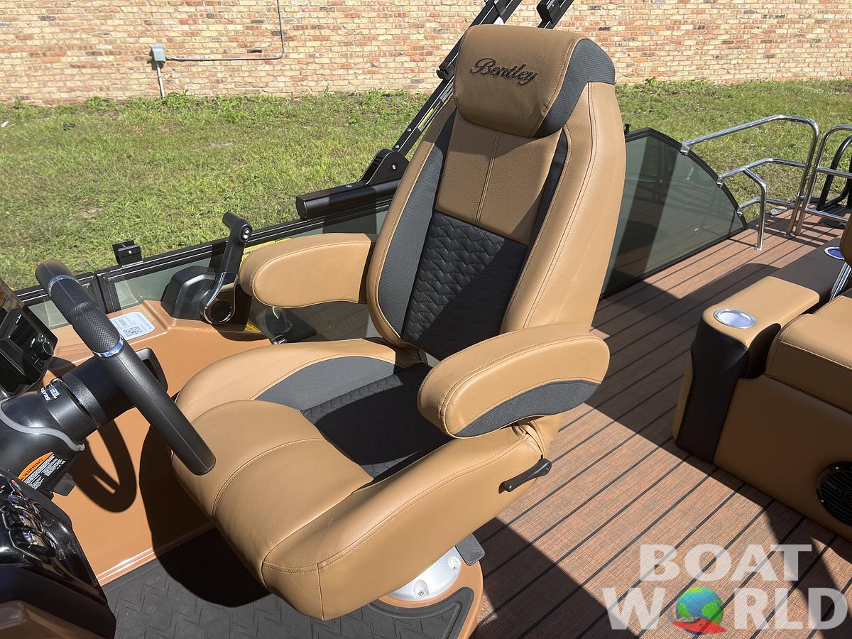 2026 Bentley Pontoons Elite 223 Swingback Tritoon