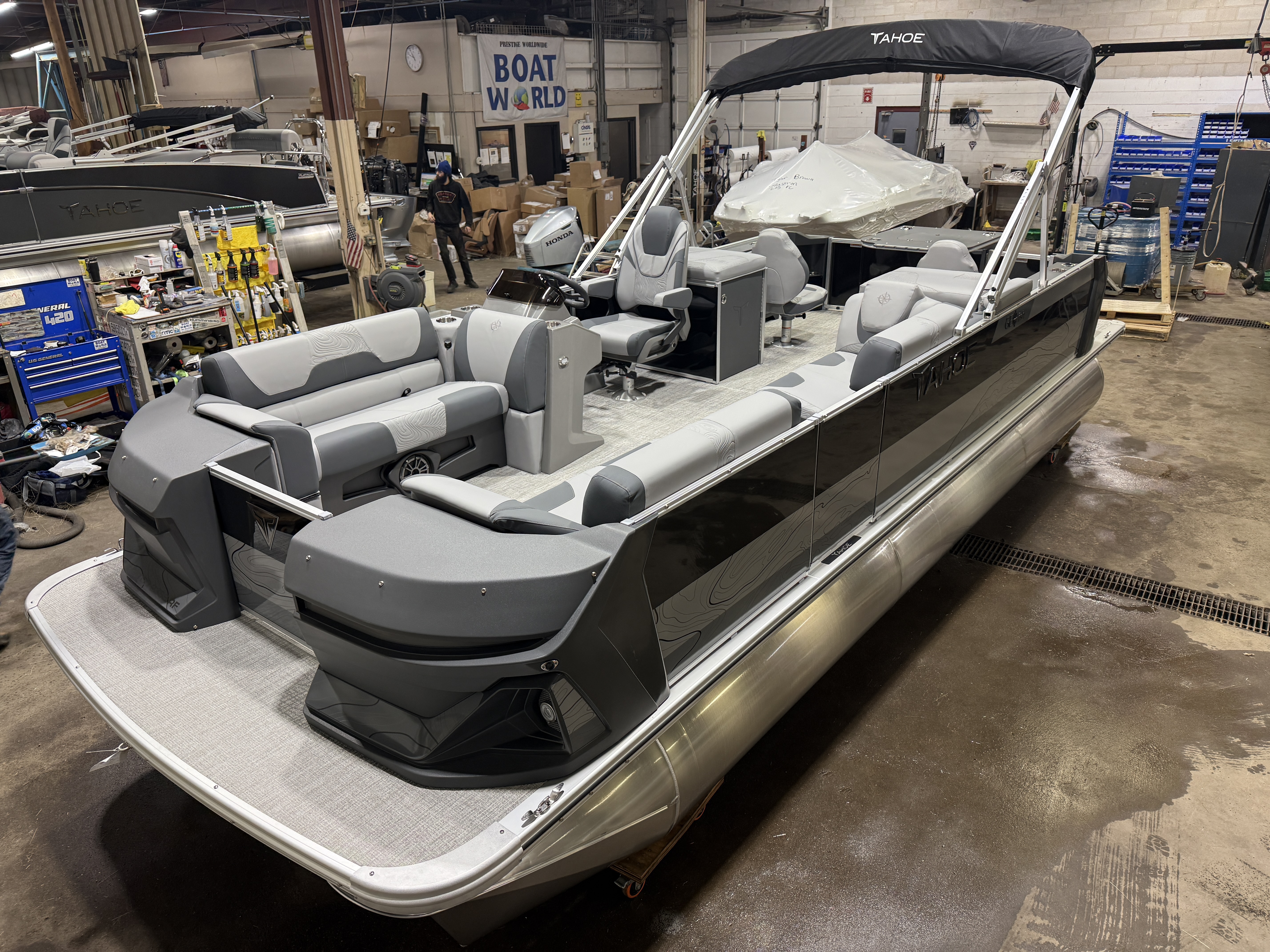 2026 Tahoe Pontoons GEOfish 2385 Rear Fish 