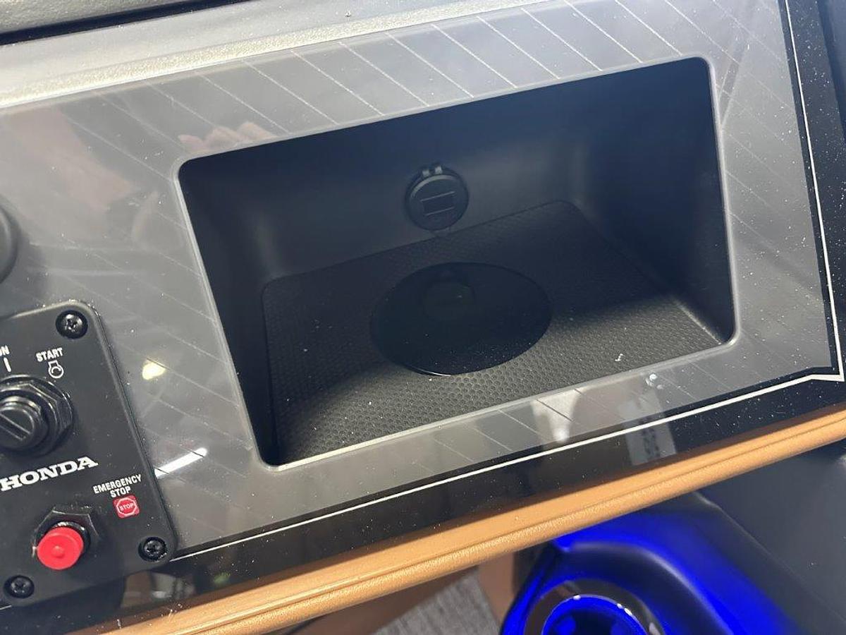 2025 Tahoe Pontoons Cascade 2385 Quad Lounge Shift SS Tritoon & Honda 4-Stroke EFI