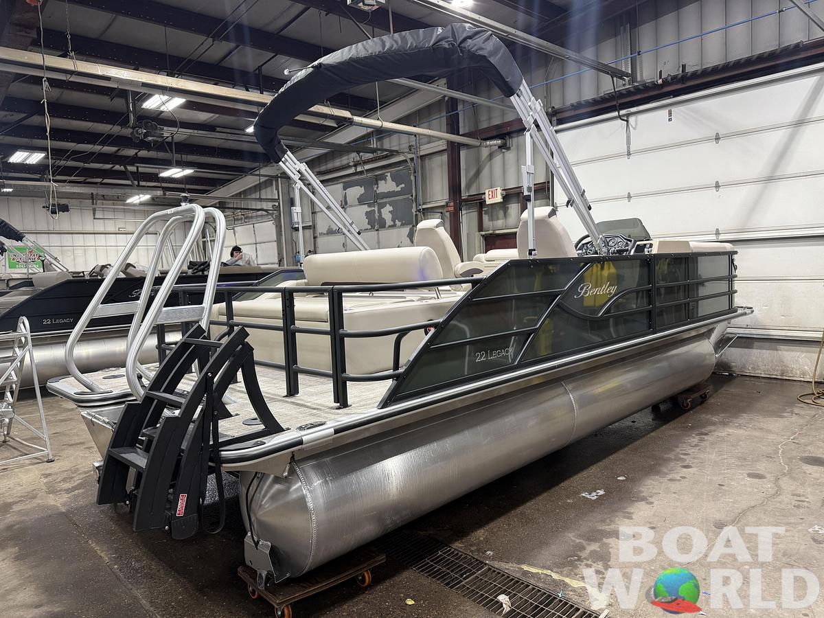 2026 Bentley Pontoons Legacy 220 Swingback