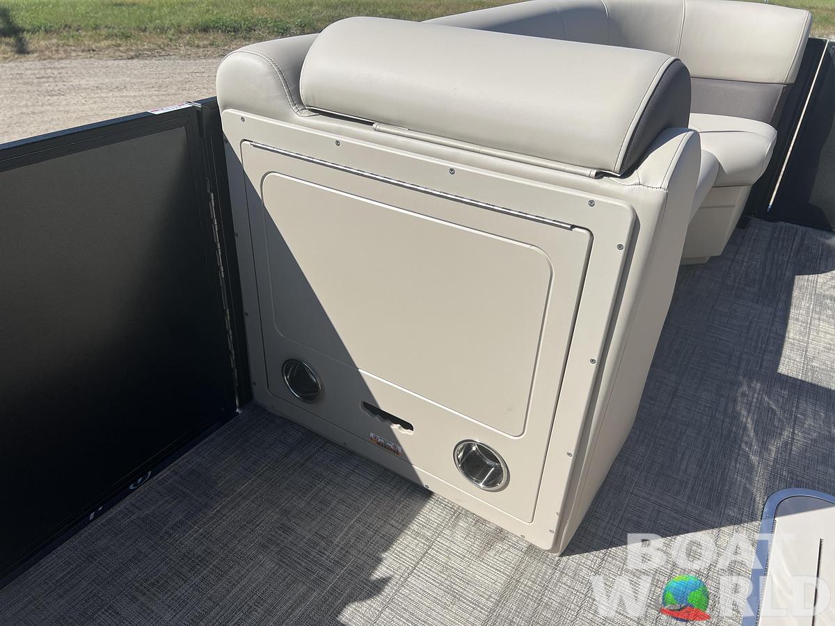 2026 Bentley Pontoons Legacy 223 Swingback Tritoon & Honda 4-Stroke EFI