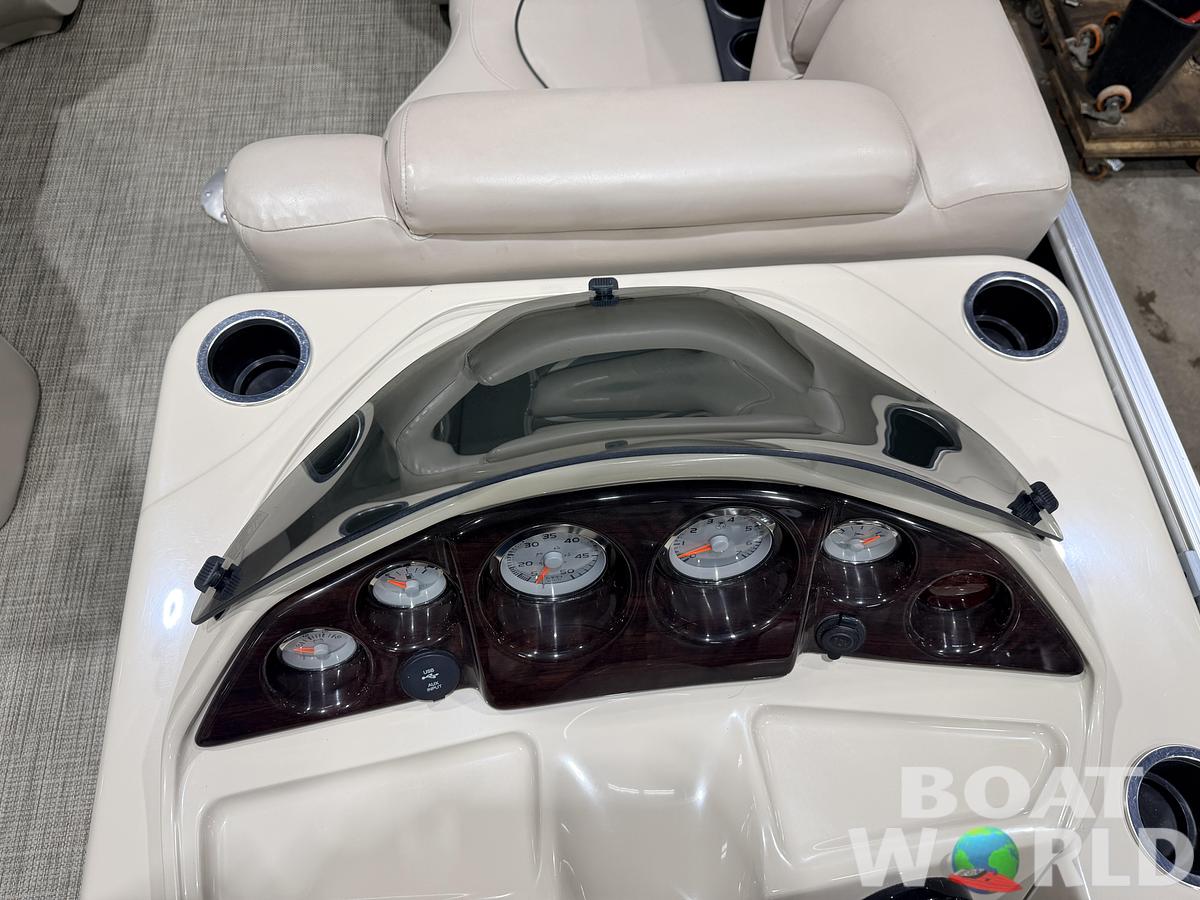 Used 2016 Sylvan Mirage 822 LZ & 50HP Yamaha 4Stroke - $21,995