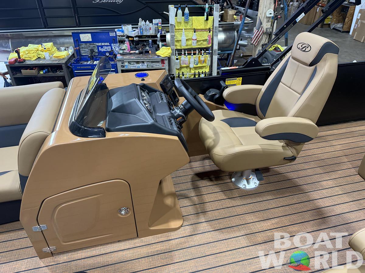 2027 Bentley 300hp Swingback Legacy 243 Tritoon $69995