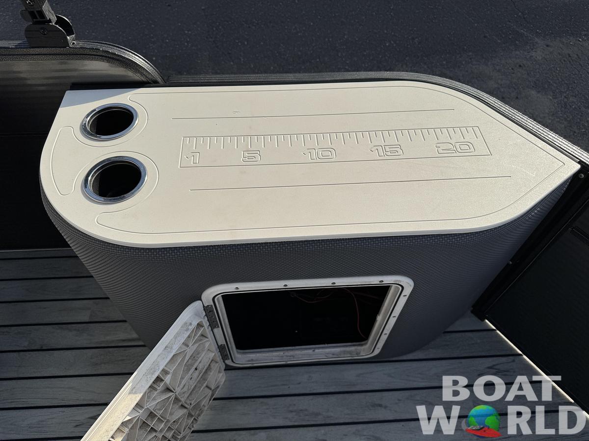 Used 2017 Crest  200 Pontoon with 115HP Yamaha Fourstroke EFI