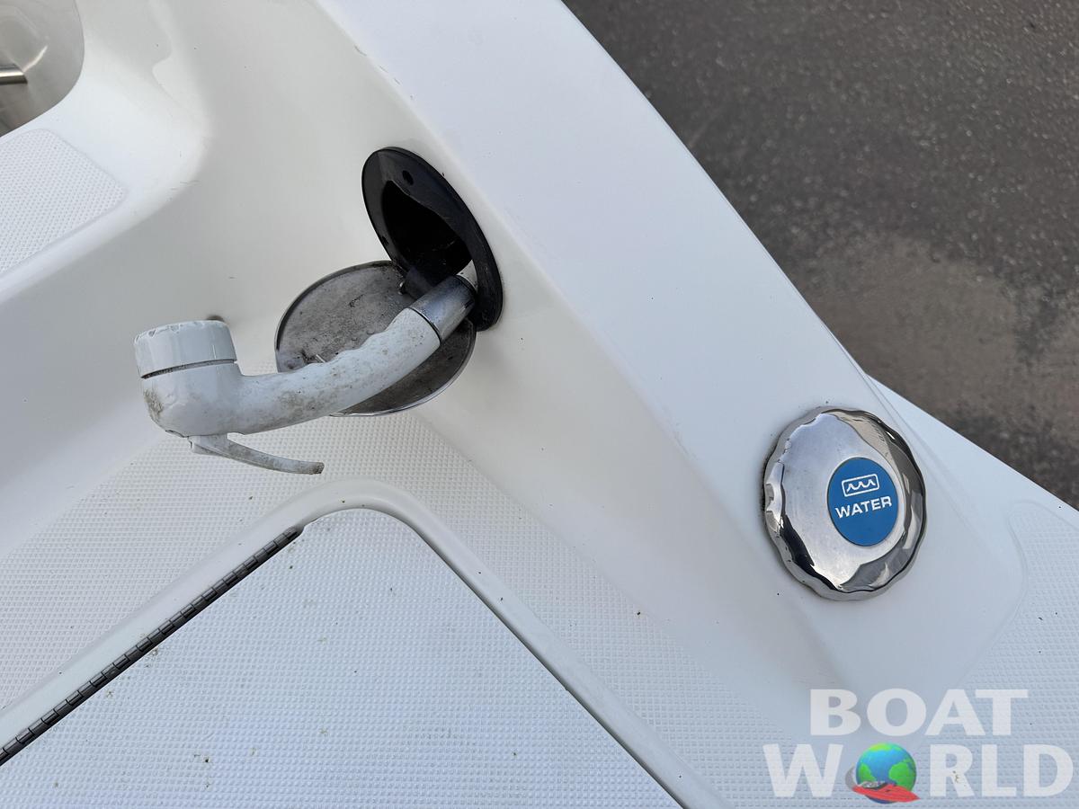 Used 2019 Hurricane SunDeck 187 with 150HP Yamaha Fourstroke EFI Outboard