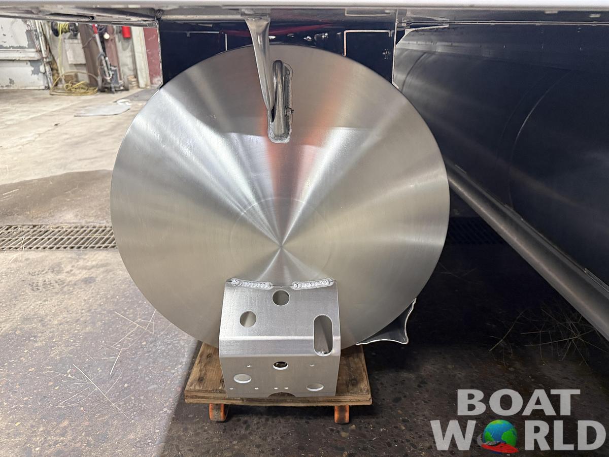 2026 Tahoe Pontoons LTZ 2385 Swingback (VRL) Tritoon