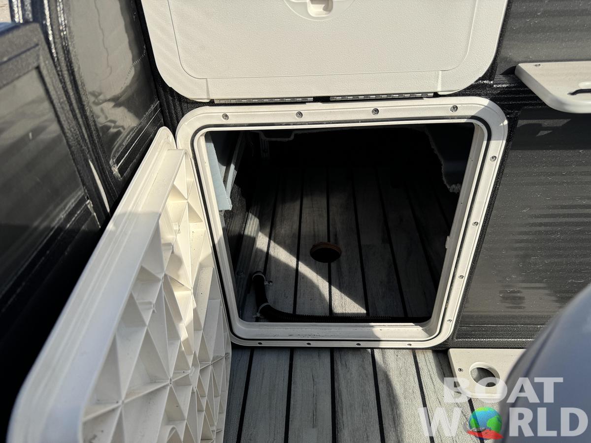 Used 2017 Crest  200 Pontoon with 115HP Yamaha Fourstroke EFI