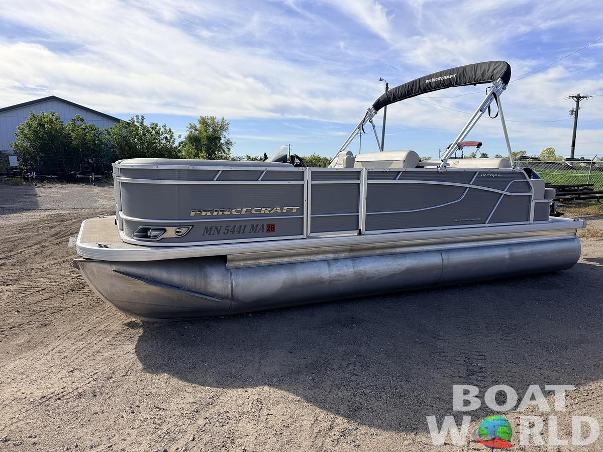 Used 2020 Princecraft Vectra 21 Rear Lounge Dinette Pontoon & 60HP Mercury 4Stroke -$24,995