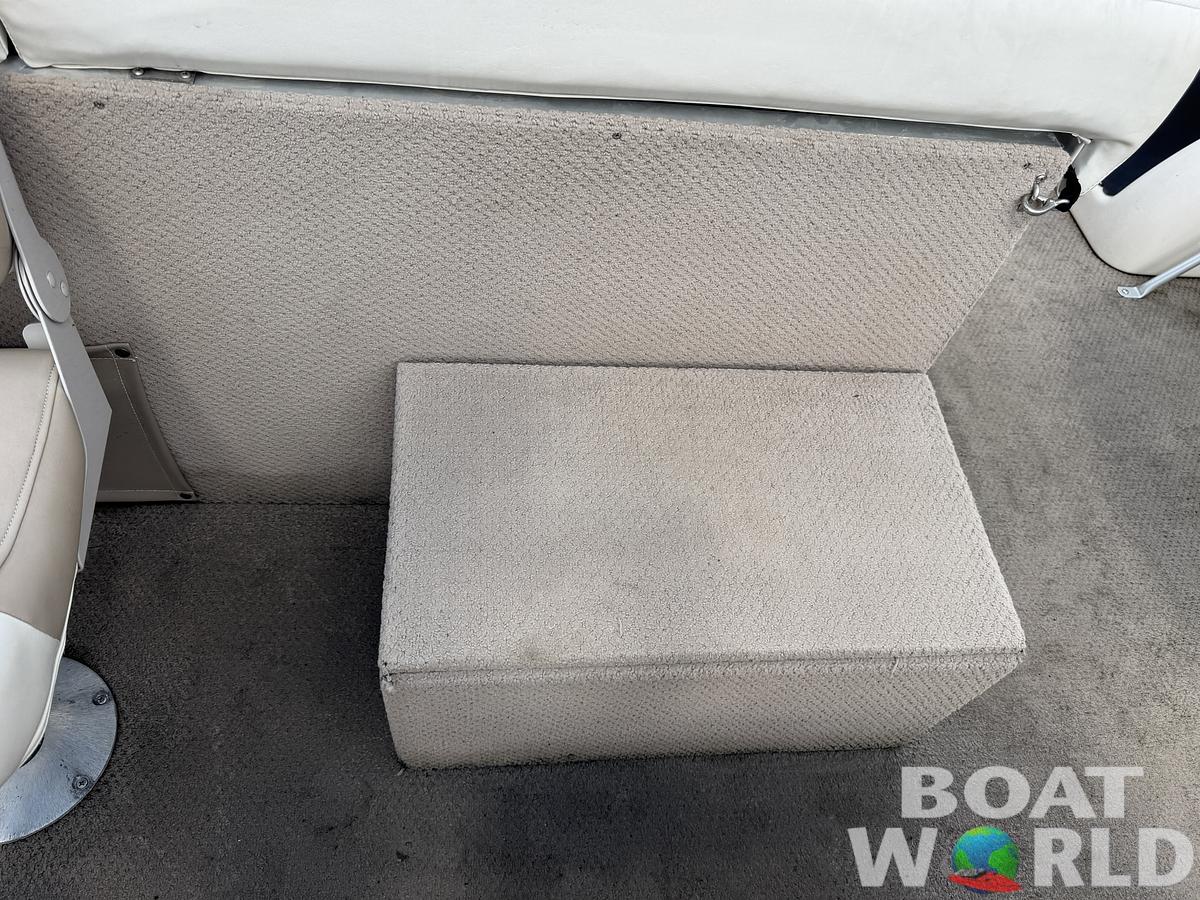 Used 2004 Sweetwater 2222 DF Pontoon WITH SEA LEGS