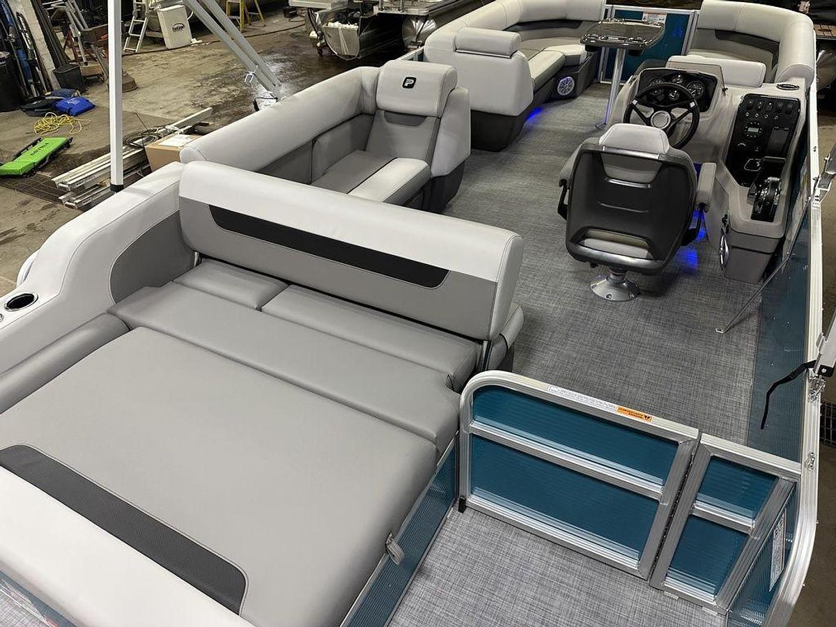 2025 Princecraft Vectra 23 RL Swingback Lounge Pontoon & Mercury 4-Stroke EFI