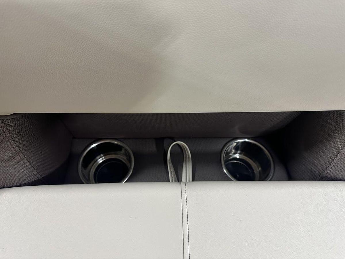 2025 Bentley Pontoons Legacy 200 Navigator Quad Lounge & Honda 4-Stroke EFI