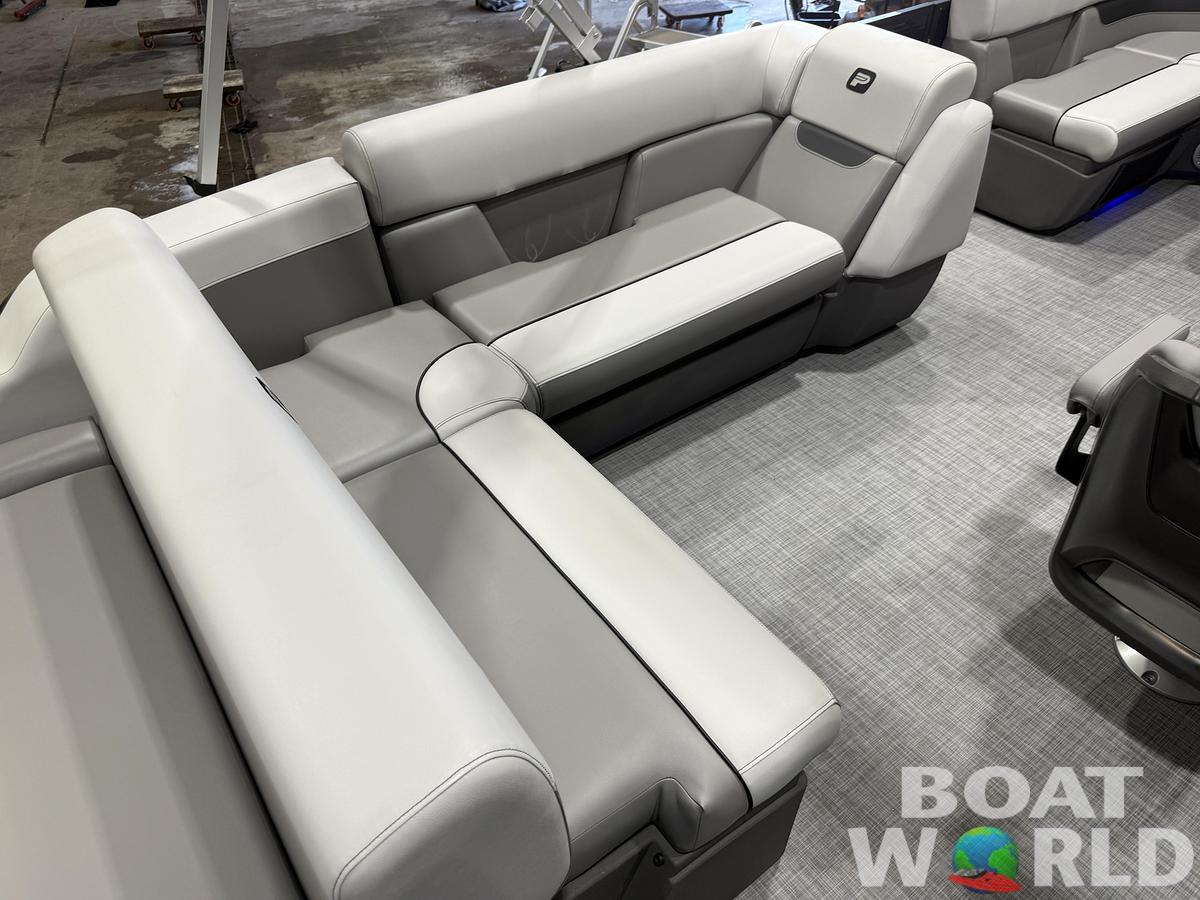 2026 Princecraft Vectra 21 RL Swingback Lounge $31995