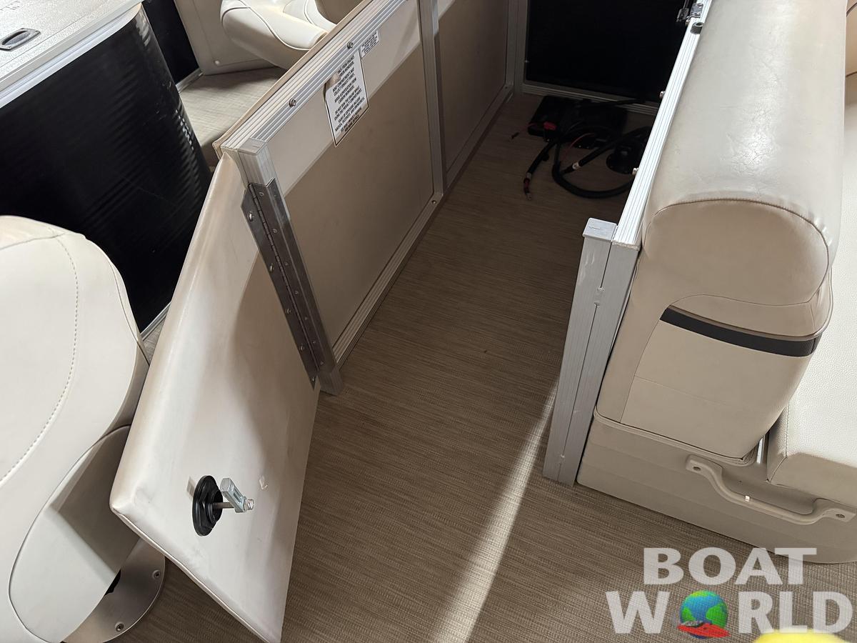 Used 2017 Bennington  22 SS Pontoon with 90HP Yamaha Fourstroke EFI