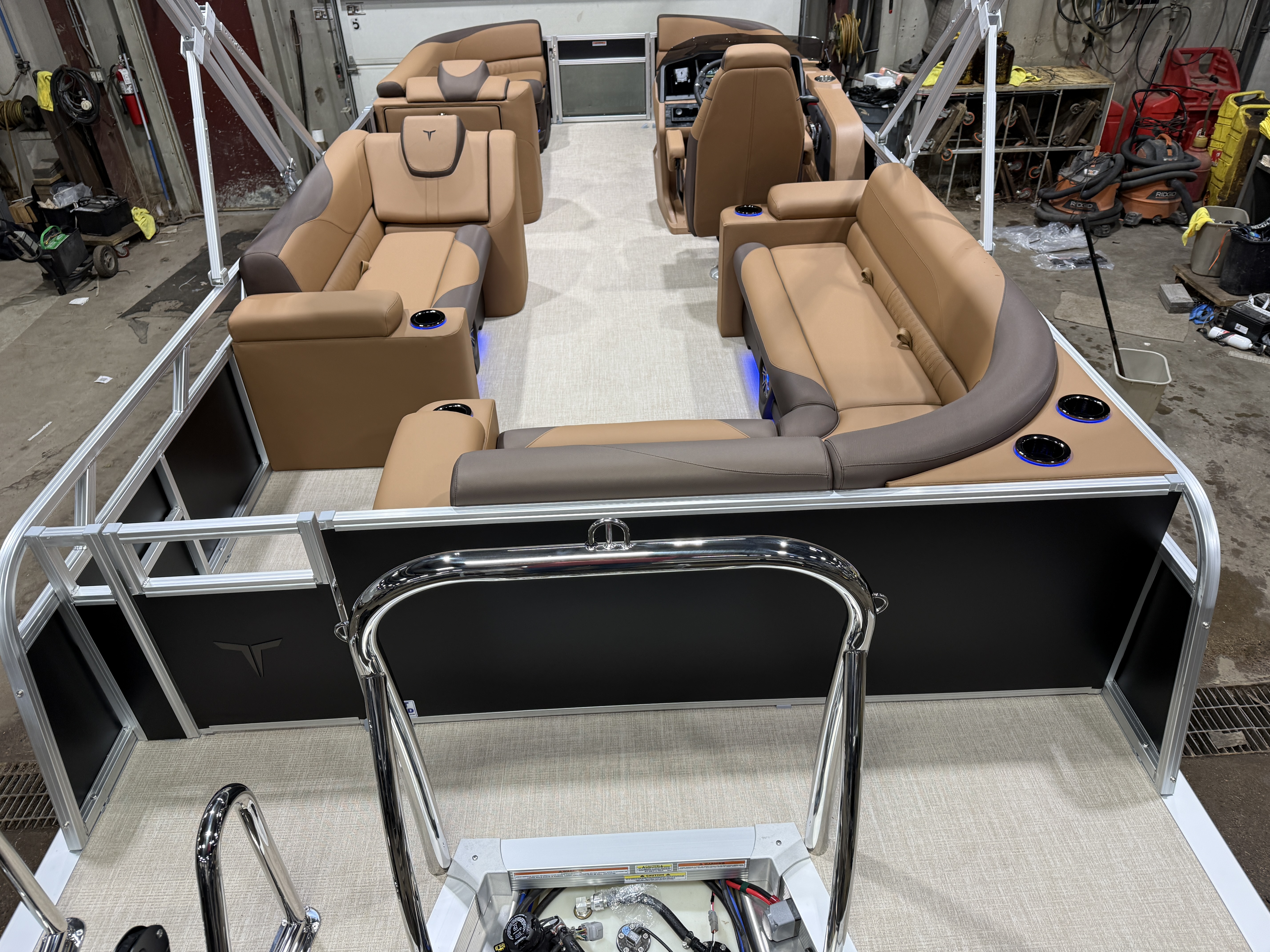 2027 Tahoe LTZ 2385 Elite Cruise & 4-Stroke $42995