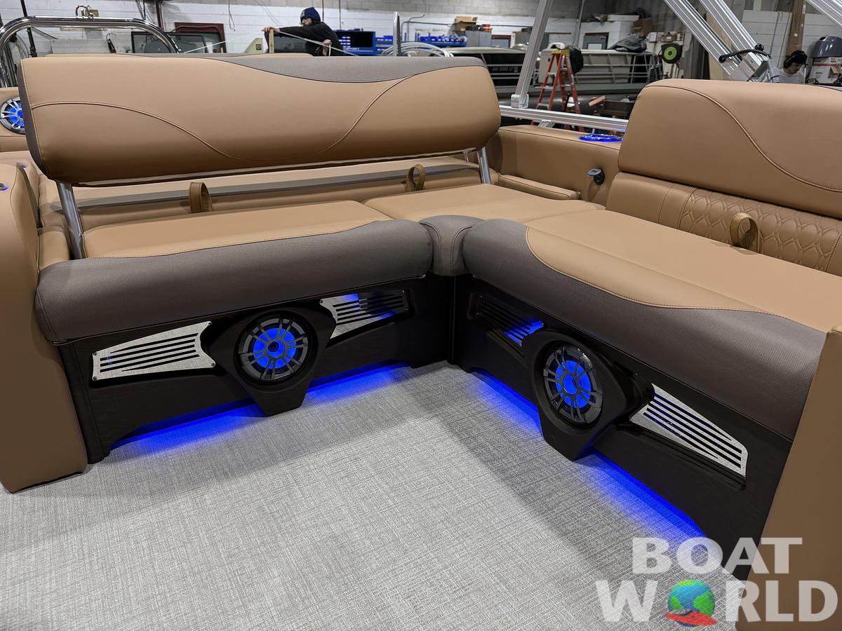 2026 Tahoe Pontoons LTZ 2385 Swingback (VRL) Tritoon